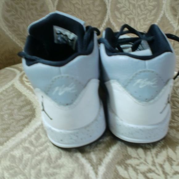 Flight - Picture 6 of 6